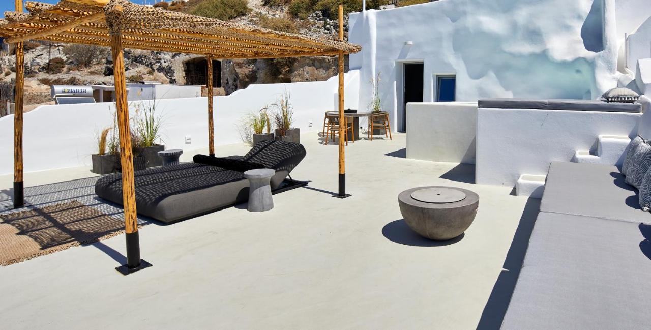 U & Me Suites Fira  Exterior photo